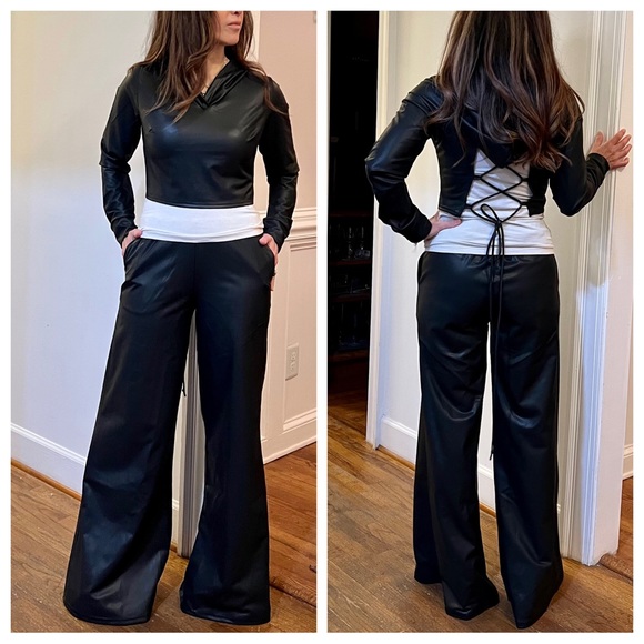 ✨LAST ONE ✨Caught you Staring Faux Leather Wide Leg Pant - Picture 4 of 4